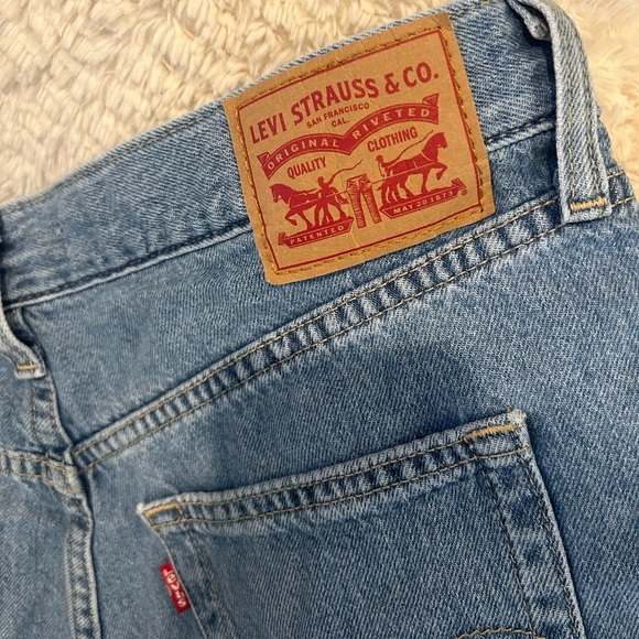 Levi’s High Waisted Straight Jeans - Picture 7 of 11